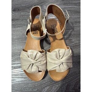Miz Mooz Dory Cream Leather Ankle Strap Bow Flat Sandals Size 36 New Without Tag